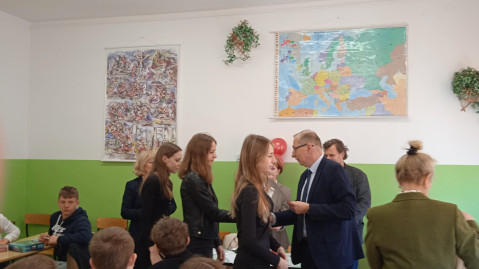 thumbnail 1742818594125